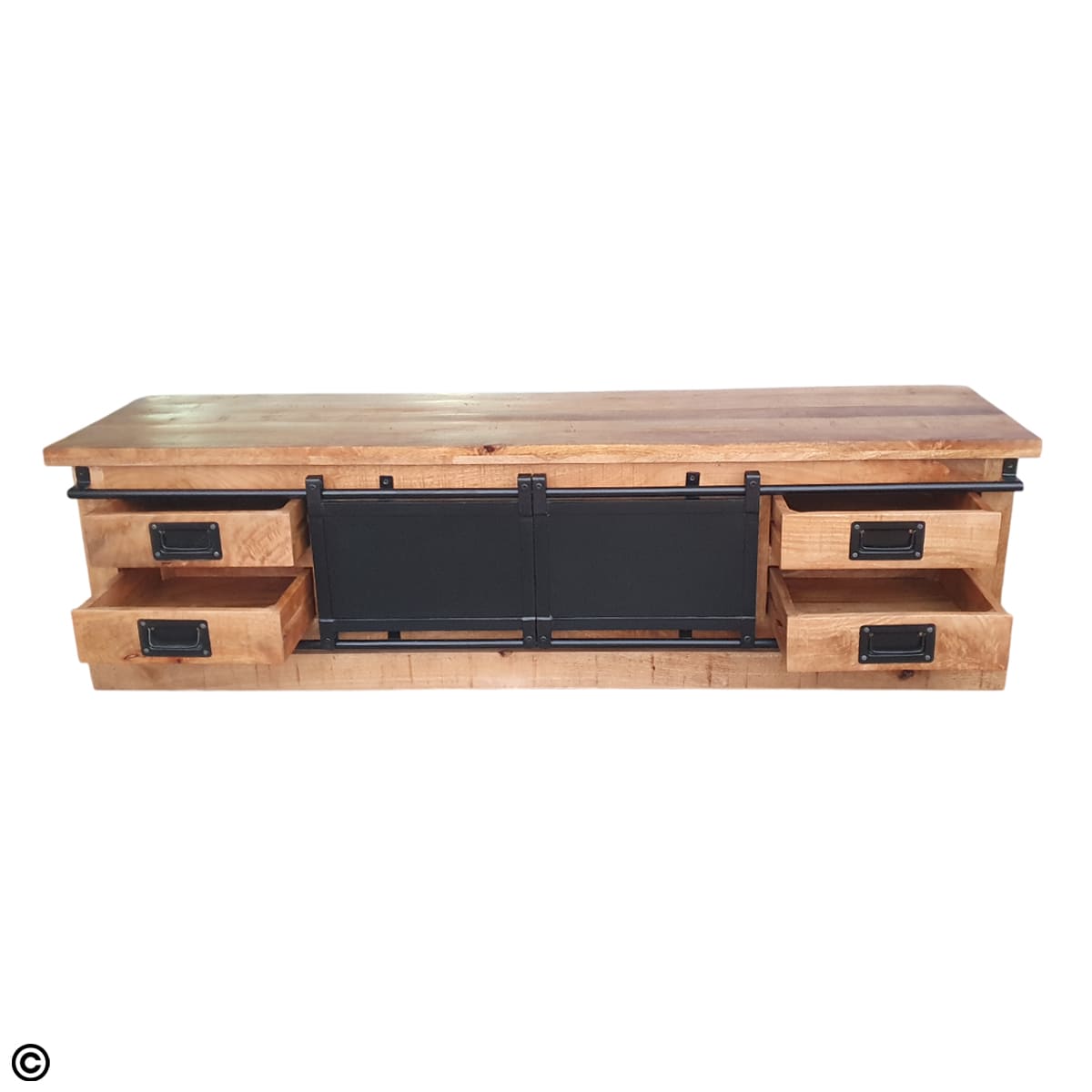 Découvrez notre meuble TV industriel avec portes coulissantes, le choix idéal pour ajouter une touche de style et de fonctionnalité à votre espace de divertissement. Kukuu, meubles industriels de qualité.