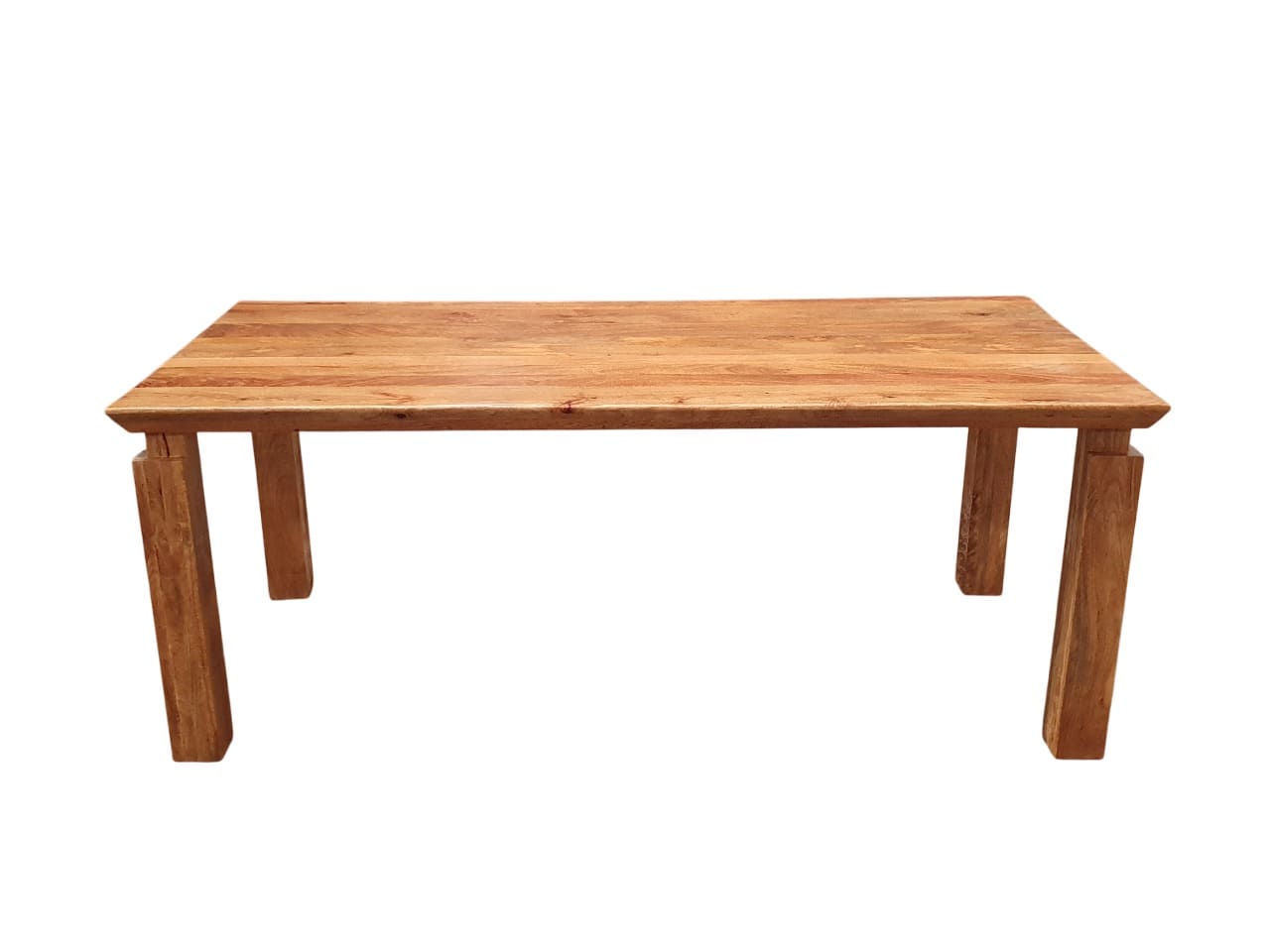Table à manger rectangulaire en bois de manguier massif, au design sobre et naturel, avec pieds épais assortis. Kukuu, meubles d'intérieur de qualité.