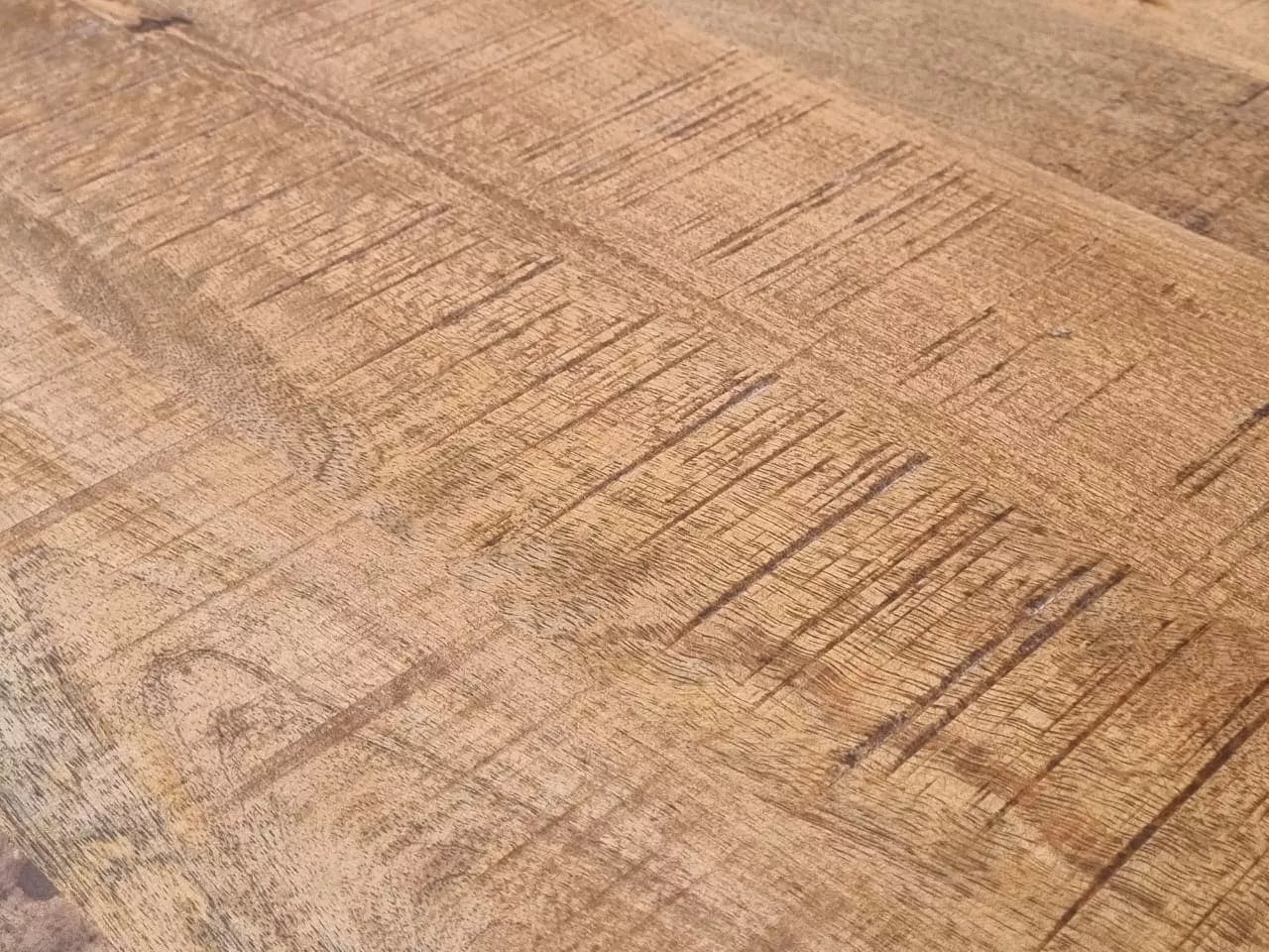 La table à manger bois massif industrielle BROOKLYN est disponible en 160 et 180 cm. Cette table à manger industrielle a été fabriquée à partir de métal et bois de manguier. Kukuu, meubles industriels de qualité.