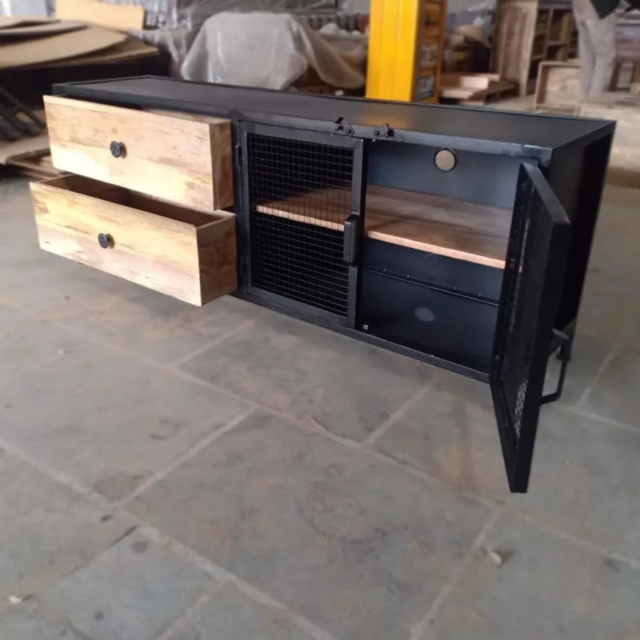 Meuble tv industriel avec tiroirs et étagères style industriel. Mesures: 160 x 45 x 50 cm. Kukuu, mobilier industriel et bois massif.