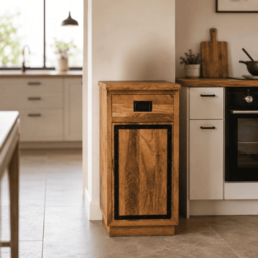 Meuble bas de cuisine 40 cm en bois de manguier massif avec tiroir et porte dans une cuisine industrielle moderne KUKUU.
