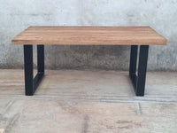 La table à manger bois massif industrielle BROOKLYN est disponible en 160 et 180 cm. Cette table à manger industrielle a été fabriquée à partir de métal et bois de manguier. Kukuu, meubles industriels de qualité.