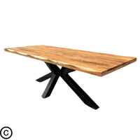 La table à manger pied central 240 cm a été fabriquée à partir d'acier et bois de manguier. Mesures: 240 x 100 x 78 cm. Kukuu, meubles industriels de qualité.