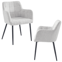 Deux chaises couture quadrillées beiges avec accoudoirs et pieds en métal noir – design contemporain et dossier à surpiqûres carrées signé KUKUU.