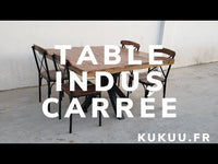 Apportez une touche de raffinement naturel et de modernité à votre intérieur avec cette magnifique table industrielle carrée idéale pour créer une ambiance chaleureuse et conviviale. Kukuu, meubles industriels de qualité.