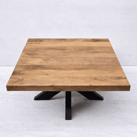 Plateau en bois de manguier massif d’une table basse industrielle carrée KUKUU