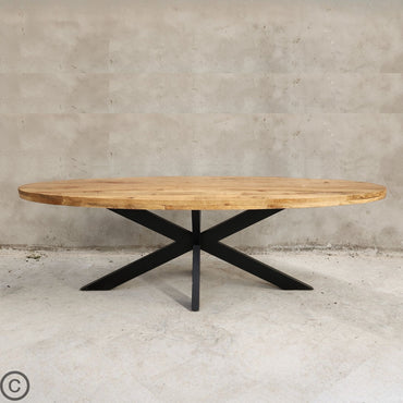 table à manger style industriel ovale en bois massif de manguier et pieds mikado en métal kukuu. Kukuu, meubles industriels de qualité.