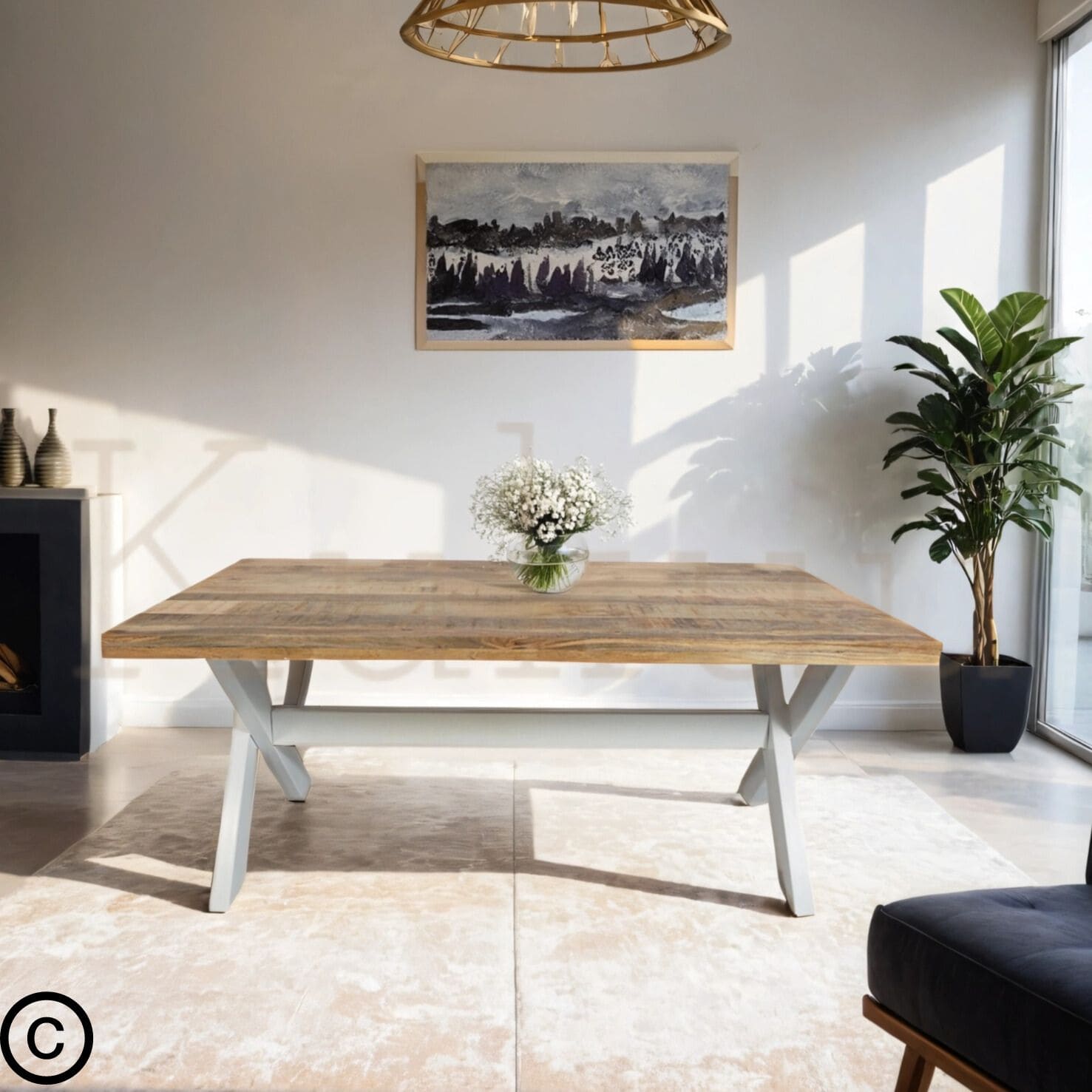 Cette table à manger bois blanc est composée de pieds en croix en métal blanc et d'un support central. Son plateau a été fabriqué à partir de bois massif de manguier traité et vernis pour un usage quotidien. 
Mesures disponibles: 180 x  90 x 76 cm / 220 x 100 x 76 cm.
Kukuu, spécialiste en mobilier d'intérieur de qualité.