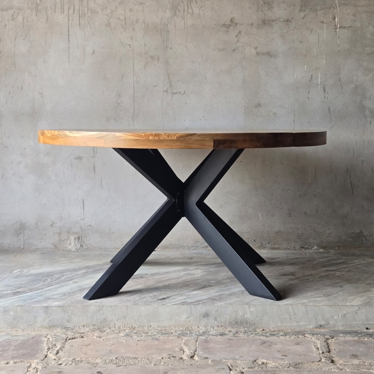 table ronde extensible en bois de manguier et métal - de 140 à 180 cm - KUKUU - vue profil