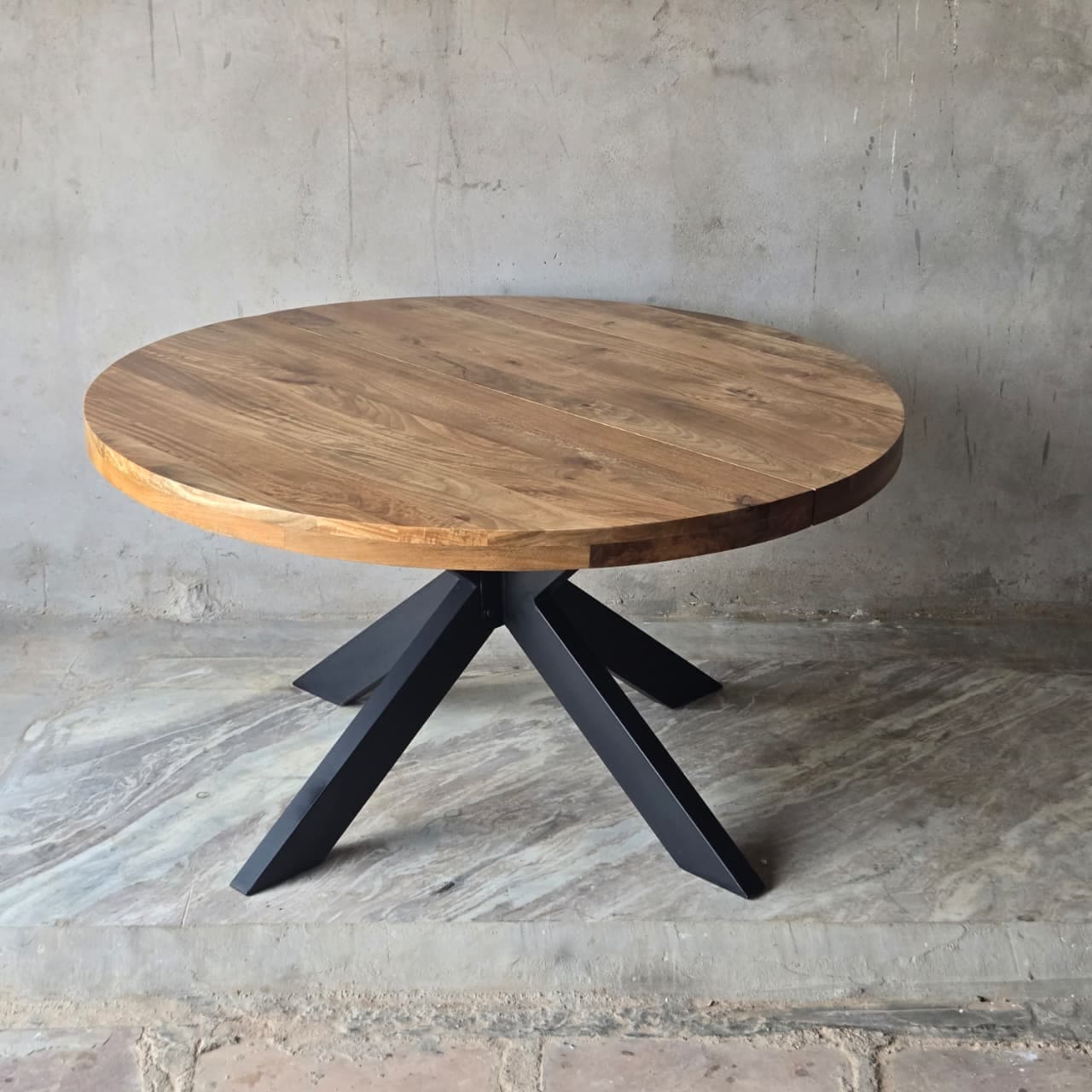 table ronde extensible en bois de manguier et métal - de 140 à 180 cm - KUKUU - table fermée