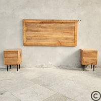 Ensemble chambre avec tête de lit rainurée et tables de chevets assorties en bois de manguier massif – finition naturelle Kukuu