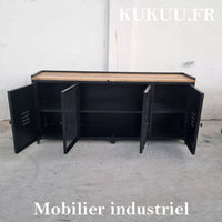 Ce buffet industriel 180 cm a été fabriqué à partir d'une structure en métal et d'un plateau en bois massif de manguier. Il est composé de quatre portes métalliques et d'espaces de rangement. Dimensions: 180 (L) X 45 (l) X 90 (H) cm. Kukuu, meubles industriels de qualité.